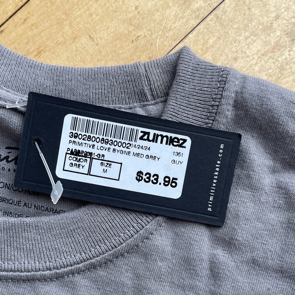 Primitive Graphic T - NWT M - Picture 4 of 4
